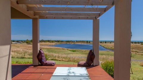 Golfers Paradise (18th Tee) - 52 Huntingdale Drive - Events Australia 4