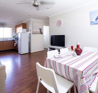 Aurora Holiday Apartment West Beach - Events Australia