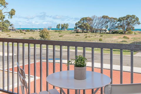 Jurien Bay Motel Apartments - Tourism Bookings 22