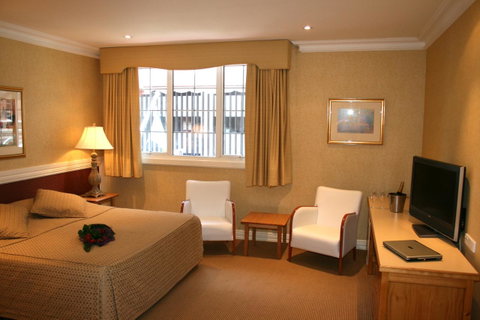 European Hotel - Tourism Bookings 22