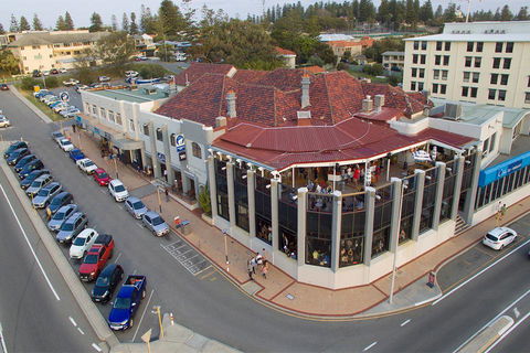 Ocean Beach Hotel - Events Australia 3