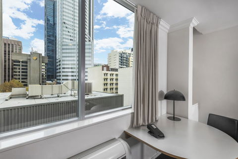 Oaks Perth Hotel - Tourism Bookings 13