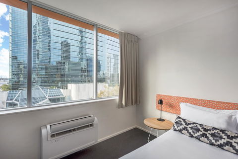 Oaks Perth Hotel - Tourism Bookings 6