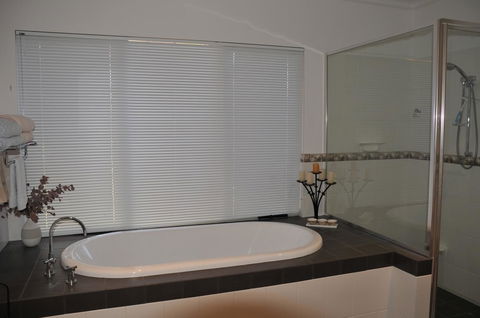 Glenelg On King Bed & Breakfast - Tourism Bookings 26