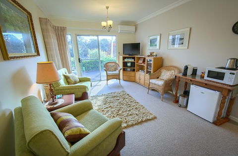 Glenelg On King Bed & Breakfast - Tourism Bookings 2