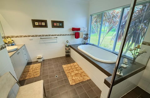 Glenelg On King Bed & Breakfast - Tourism Bookings 3