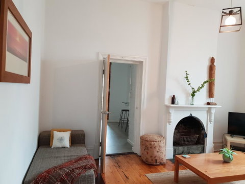 Captain\'s Heritage Cottage - Central Fremantle 2 Bedroom Historic Cottage - Tourism Bookings 4