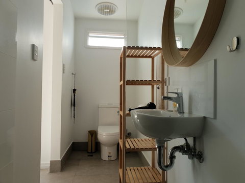 Captain\'s Heritage Cottage - Central Fremantle 2 Bedroom Historic Cottage - Tourism Bookings 11