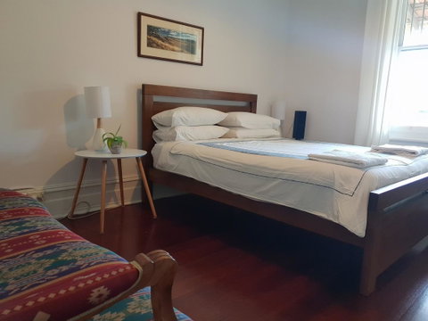 Captain\'s Heritage Cottage - Central Fremantle 2 Bedroom Historic Cottage - Tourism Bookings 1