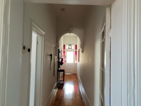 Captain\'s Heritage Cottage - Central Fremantle 2 Bedroom Historic Cottage - Tourism Bookings 7