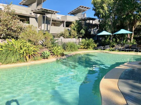 East On Byron - Accommodation Europe 0