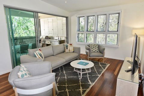 East On Byron - Accommodation Europe 25
