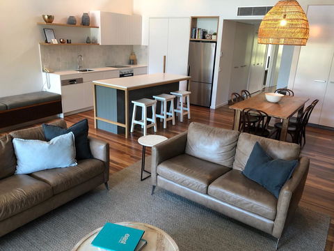 East On Byron - Accommodation Europe 39