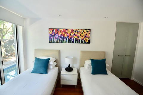 East On Byron - Accommodation Europe 23