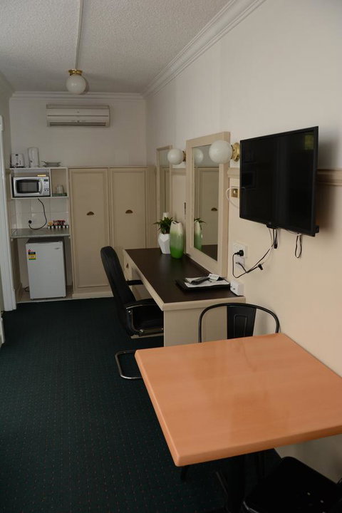 Ben Chifley Motor Inn - Accommodation Europe 17