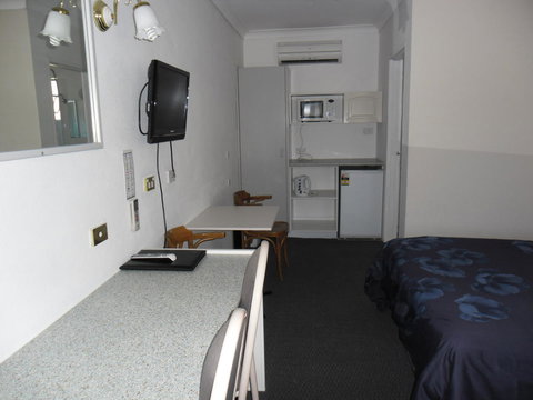 Ben Chifley Motor Inn - Accommodation Europe 31