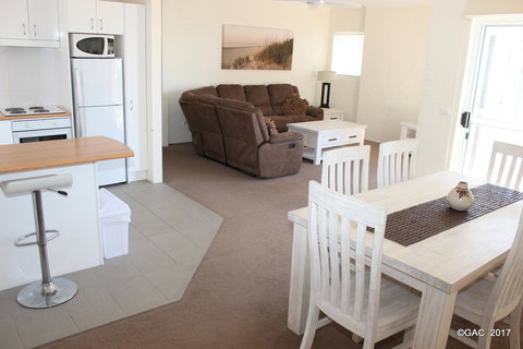 Mollymook Cove Apartments - Events Australia 29