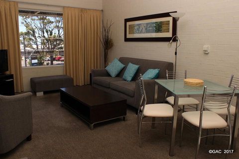 Mollymook Cove Apartments - Events Australia 3