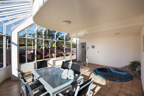 Mollymook Cove Apartments - Events Australia 35