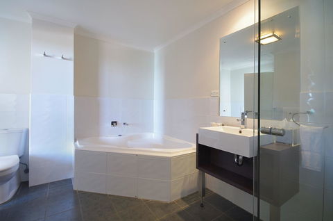 Macquarie Waters Boutique Apartment Hotel - Events Australia 28
