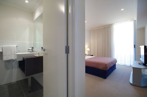 Macquarie Waters Boutique Apartment Hotel - Events Australia 22