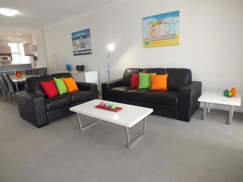 Pacific Marina Apartments - Tourism Bookings 4