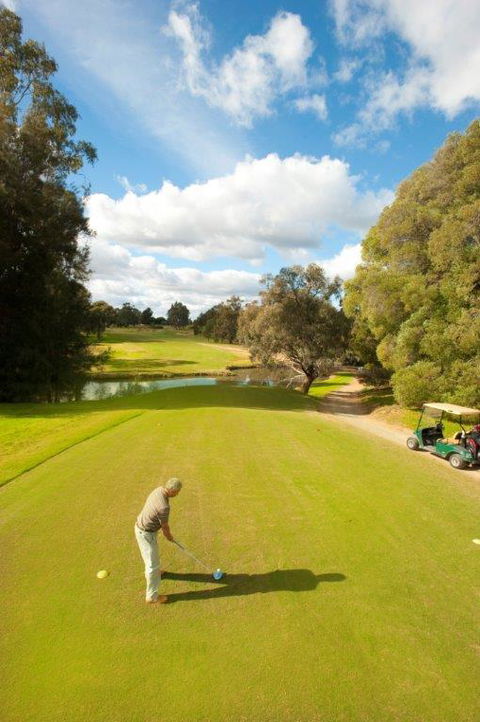 Comfort Suites Clubarham Golf Resort - Tourism Bookings 1
