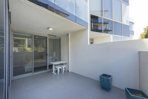 Lakefront 116 Kingston ACT - Accommodation Europe 3