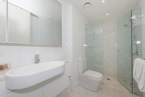 Lakefront 116 Kingston ACT - Accommodation Europe 5