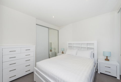 Lakefront 116 Kingston ACT - Accommodation Europe 6