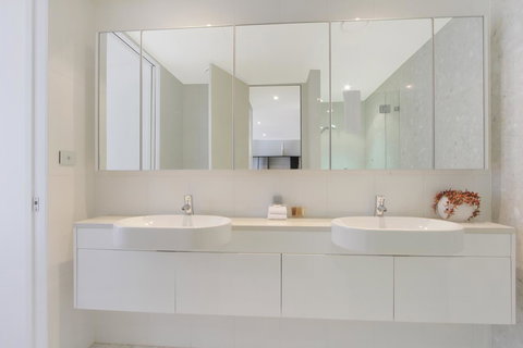 Lakefront 116 Kingston ACT - Accommodation Europe 19