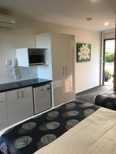 Pelican Motor Inn - Events Australia 9