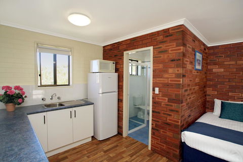 Pelican Motor Inn - Events Australia 36