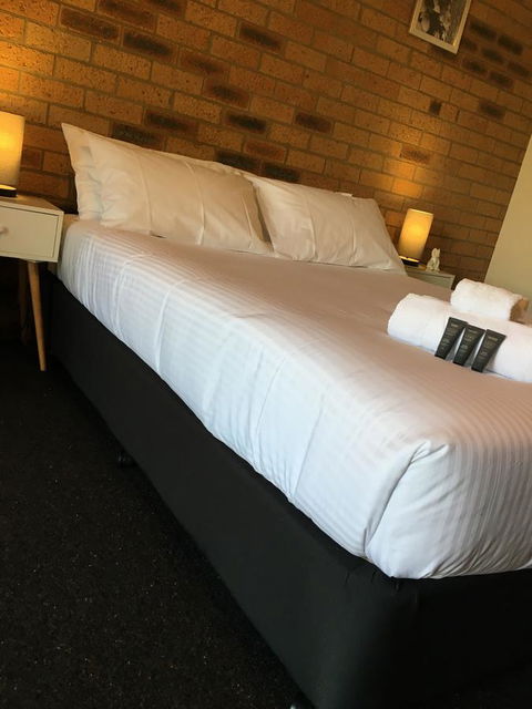 Bega Downs Motor Inn - Tourism Bookings 12