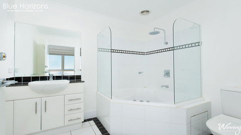 Blue Horizons, Unit 808, 41-45 Shoal Bay Road - Events Australia 14