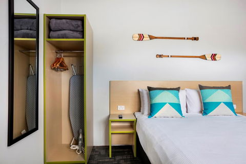 Nightcap At Caringbah Hotel - Events Australia 41