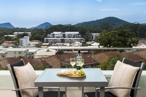 Oaks Nelson Bay Lure Suites - Tourism Bookings 5