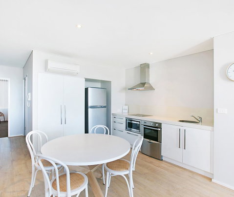 Oaks Nelson Bay Lure Suites - Tourism Bookings 1