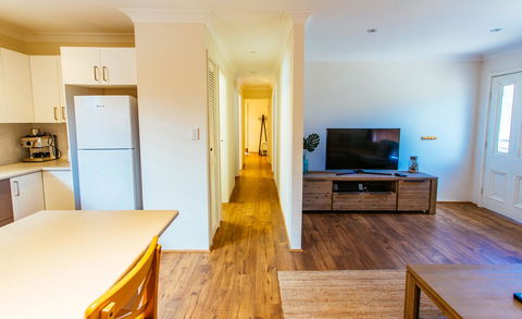 Sunbaker Pet Friendly Awards Finalist 4 Mins Walk To Culburra Beach - Events Australia 17