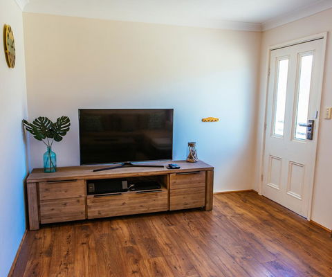 Sunbaker Pet Friendly Awards Finalist 4 Mins Walk To Culburra Beach - Events Australia 8