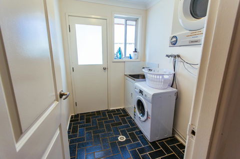 Sunbaker Pet Friendly Awards Finalist 4 Mins Walk To Culburra Beach - Events Australia 27