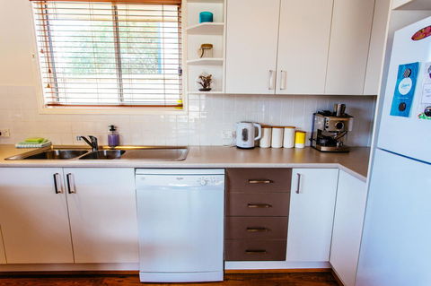 Sunbaker Pet Friendly Awards Finalist 4 Mins Walk To Culburra Beach - Events Australia 14