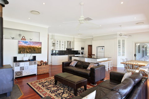 Terara Riverside Retreat - Events Australia 6