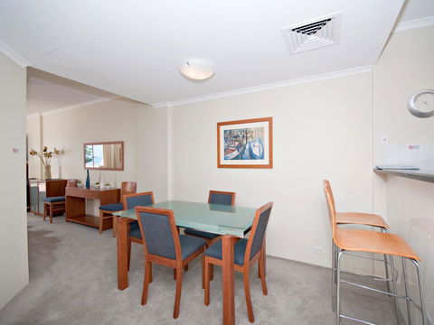 Messines Street, Breakwater Apartment, 104 - Events Australia 3