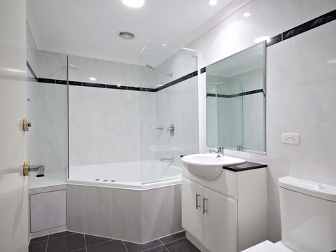 Messines Street, Breakwater Apartment, 104 - Events Australia 9