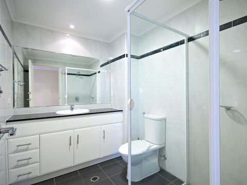 Messines Street, Breakwater Apartment, 104 - Events Australia 6