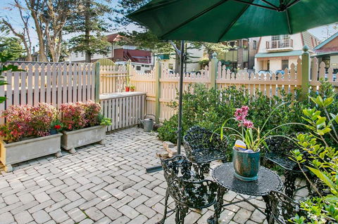 Oversized 2 Bedroom Manly Beach House - Tourism Bookings 1