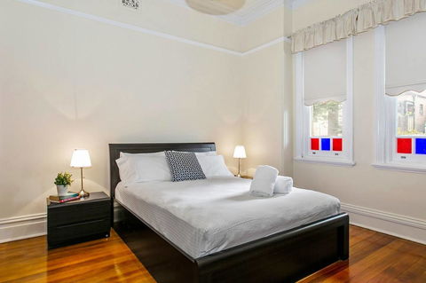 Oversized 2 Bedroom Manly Beach House - Tourism Bookings 6