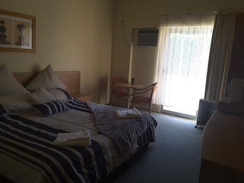 Rest Easy Motel - Tourism Bookings 23