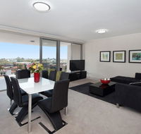 The Junction Palais - Modern and Spacious 2BR Bondi Junction Apartment Close to Everything - Events Australia